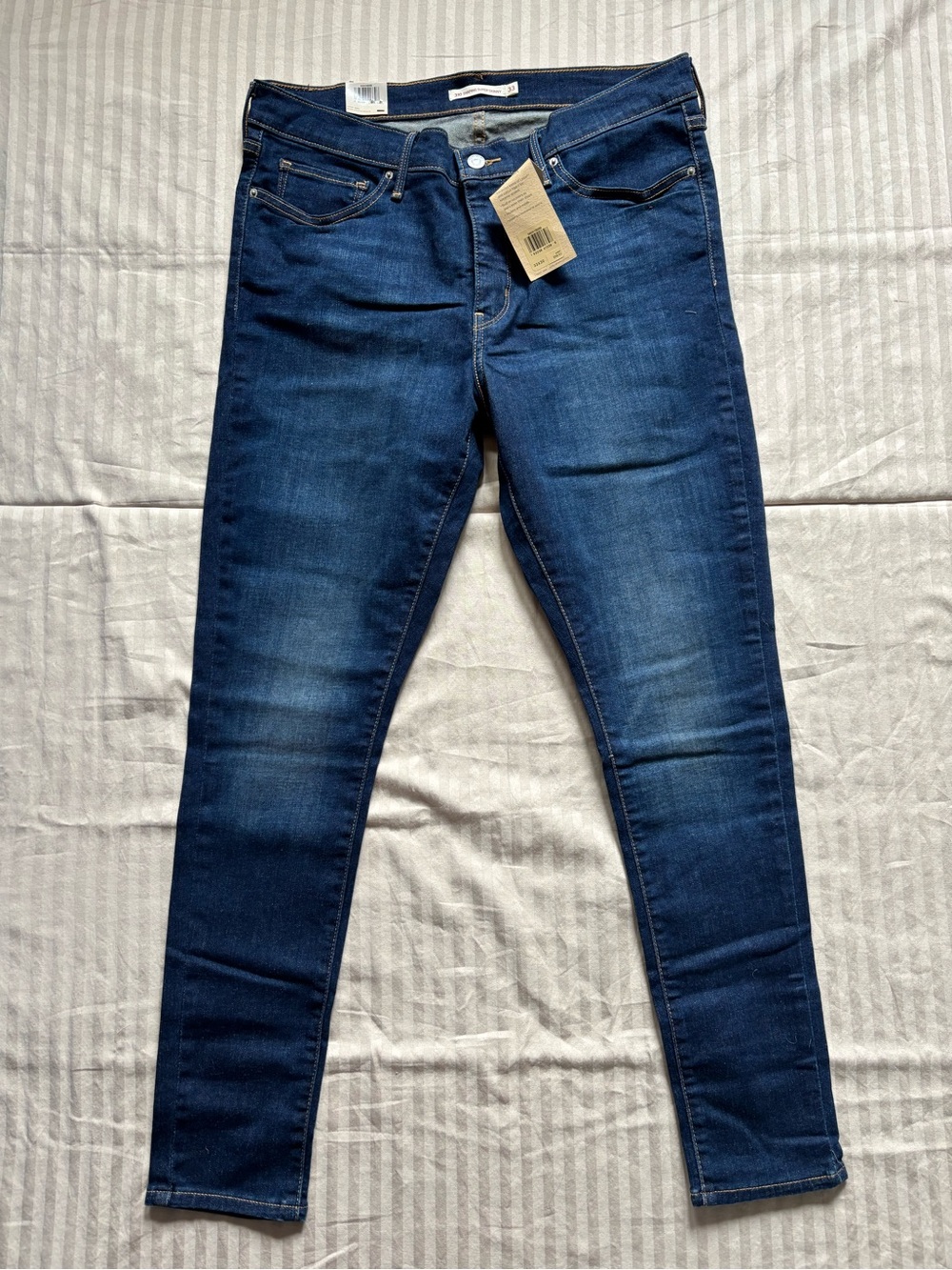 Levi's Women's 310 Shaping Super Skinny Jeans Dark Wash 33x30 Brand New